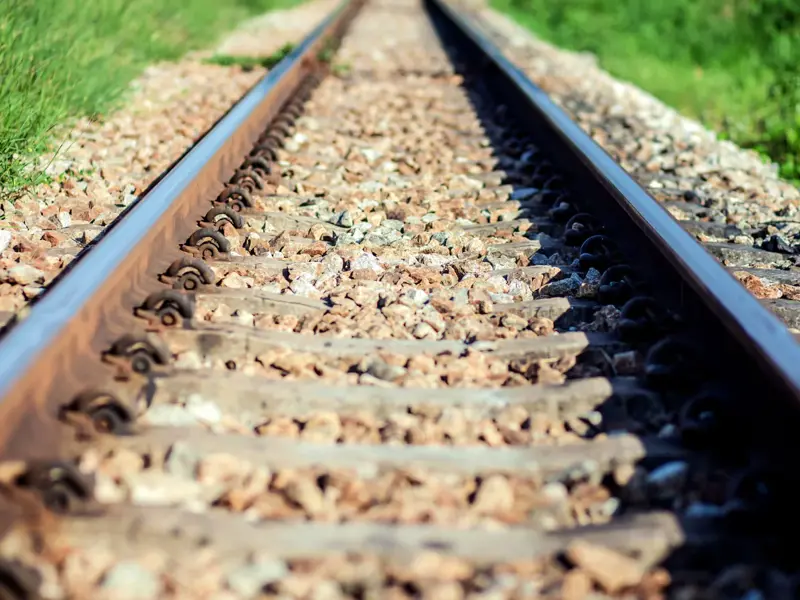 Image of train tracks
